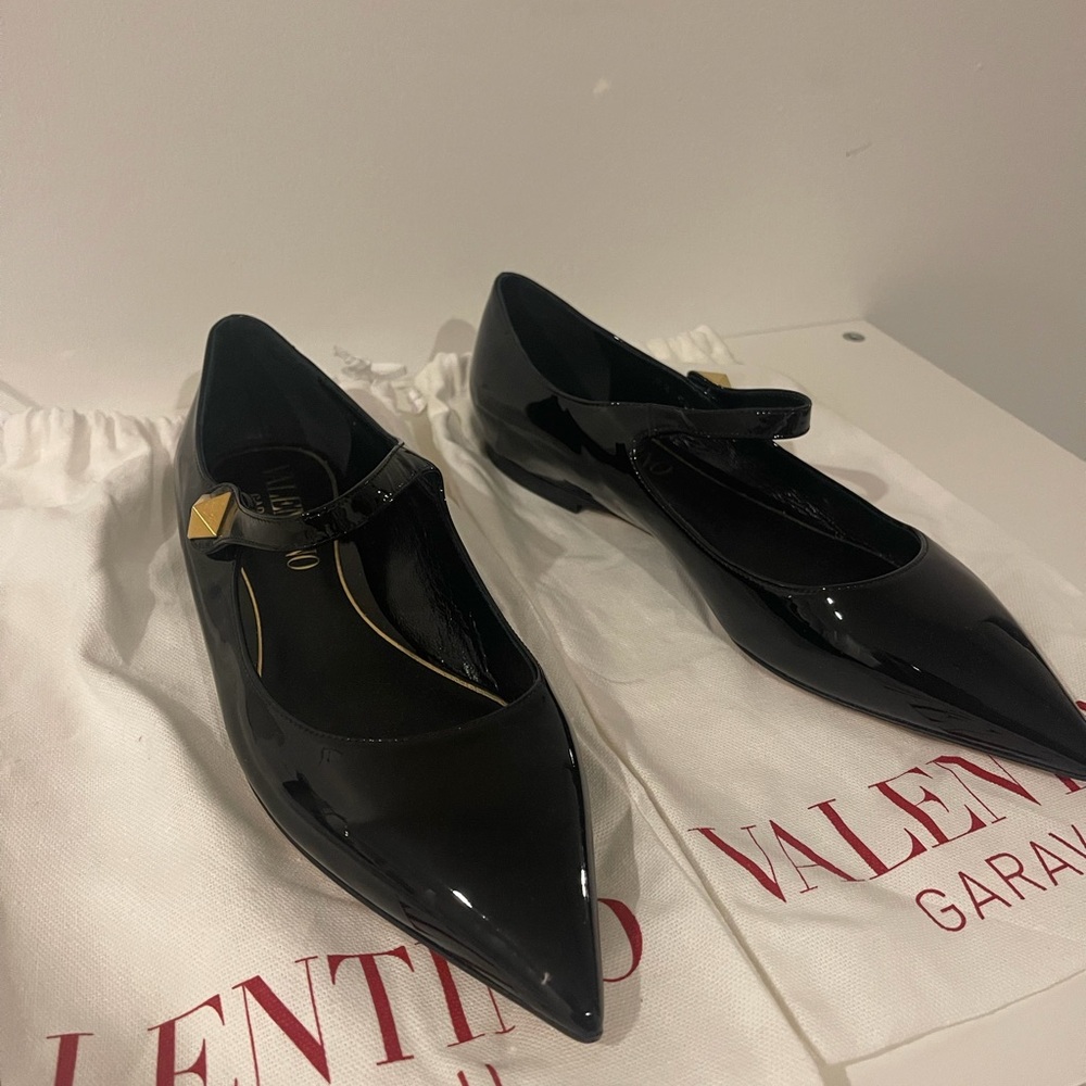 Valentino Black Patent Leather Flats with Gold Accent - Picture 4 of 5